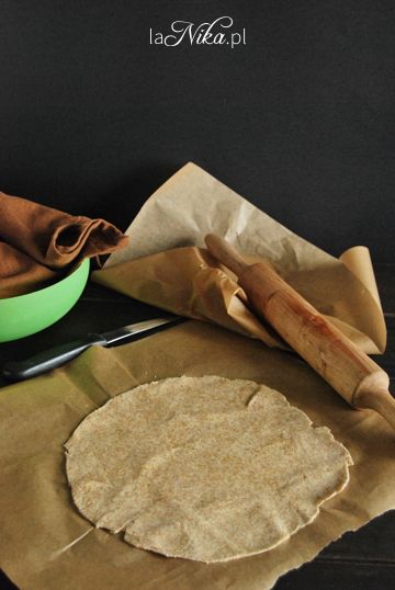 Tortilla orkiszowa z warzywami i kurczakiem 2