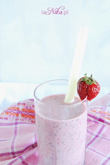 Koktajl truskawkowo-bananowy z nasionami chia 3