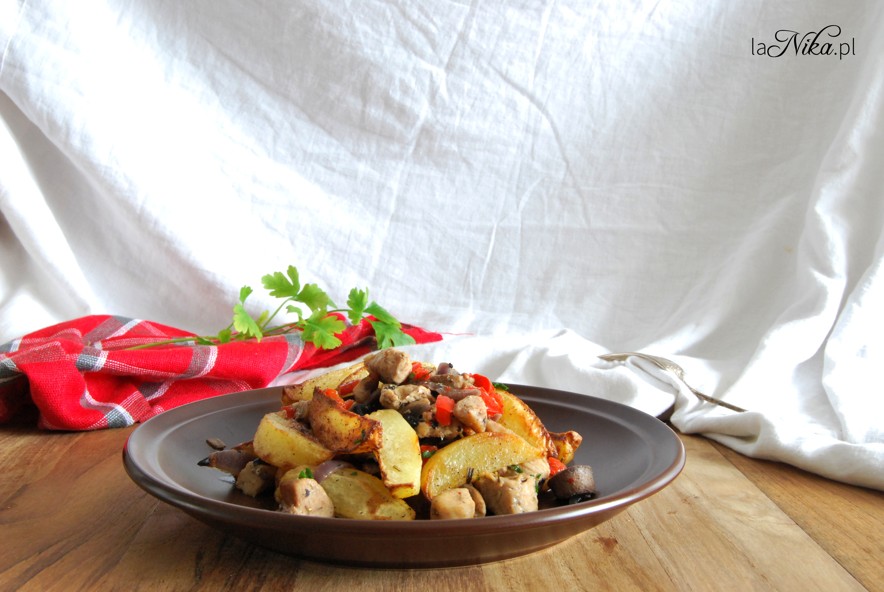 Pieczone ziemniaki z kurczakiem