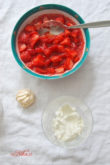 Przygotowywanie Eton Mess 3