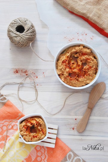 Gotowy hummus z suszonymi pomidorami 1