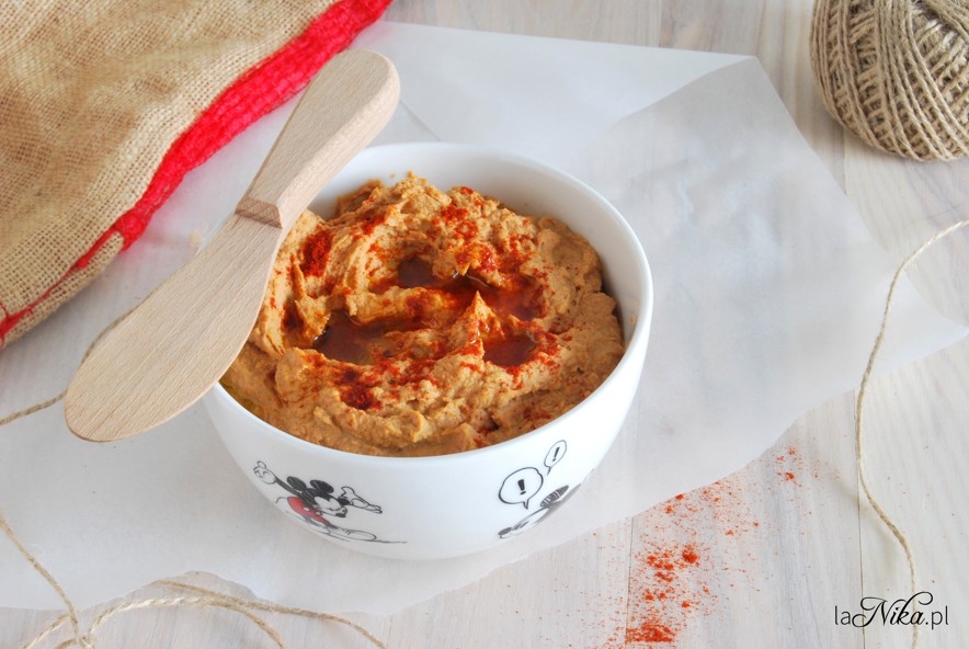 Hummus z suszonymi pomidorami
