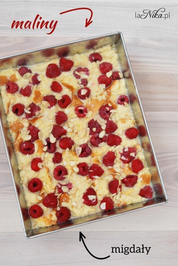Wymieszać wszystkie składniki na pudding chlebowy