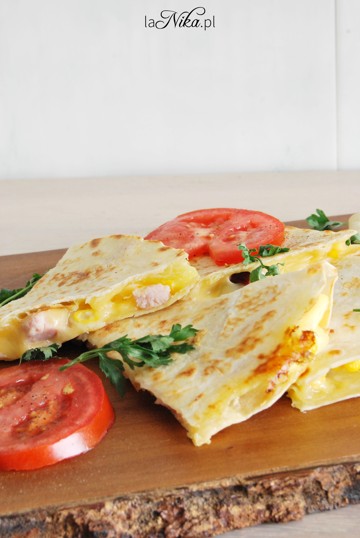 Gotowe quesadille hawajskie