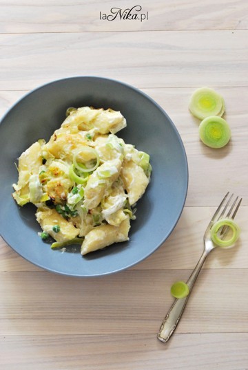 Kopytka zapieczone z mascarpone, porem i serem cheddar 2