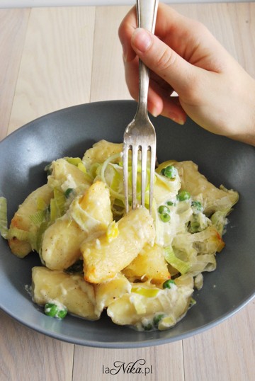 Kopytka zapieczone z mascarpone, porem i serem cheddar 4