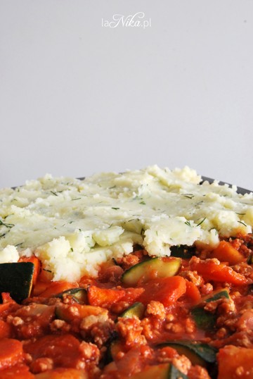 Przykrywanie warzyw puree ziemniaczanym