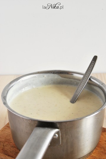 Sos beszamelowy do lasagne