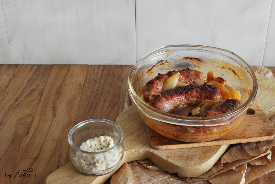 Pieczona biała kiełbasa